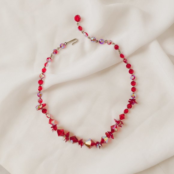 Vintage Ruby Red Aurora Borealis Crystal Glass Sparkle Choker Collar Necklace - Picture 2 of 12